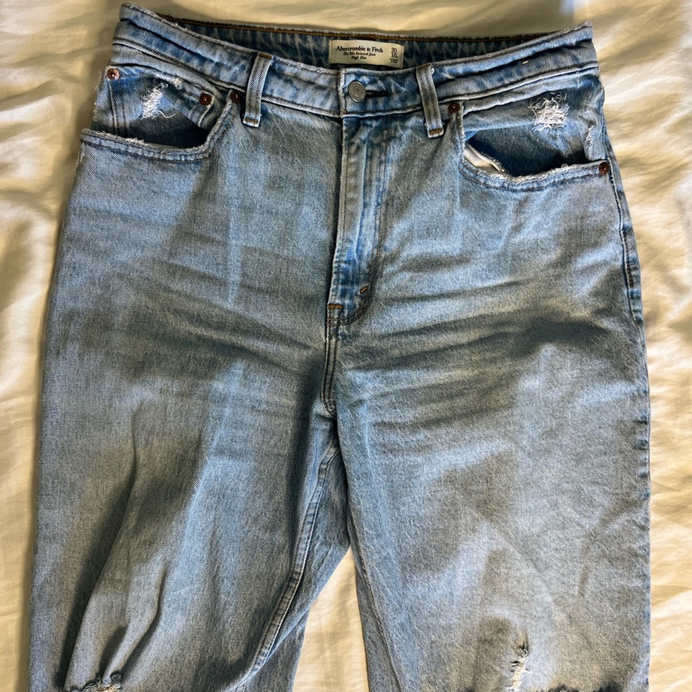 Woman’s Abercrombie and Fitch Curve Love 90s Ultra High Rise Relaxed Jeans